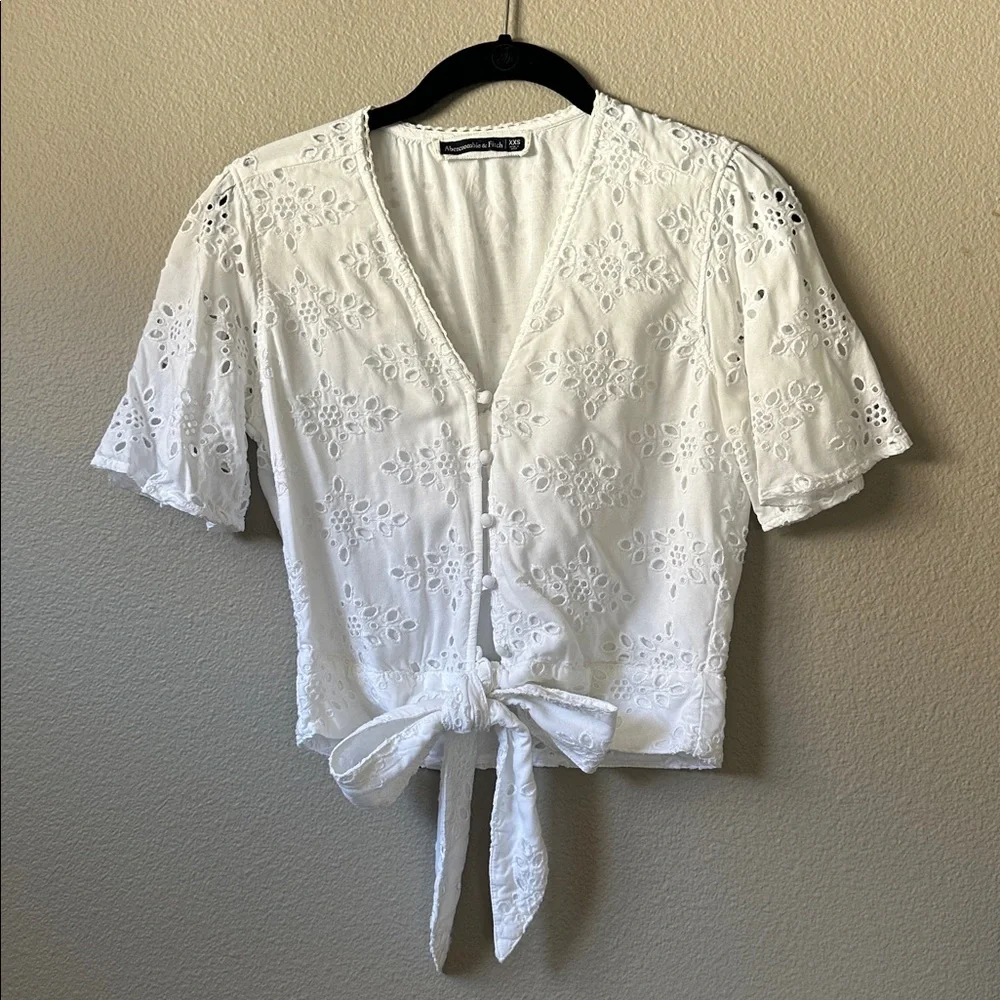 A&F cropped eyelet tie waist top size XXS - Picture 2 of 5
